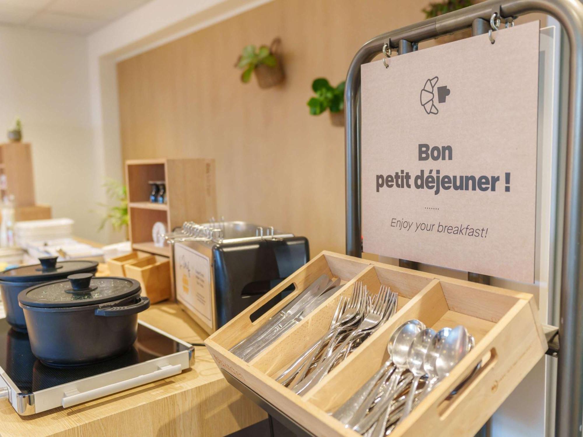 Hotel Ibis Laon Esterno foto