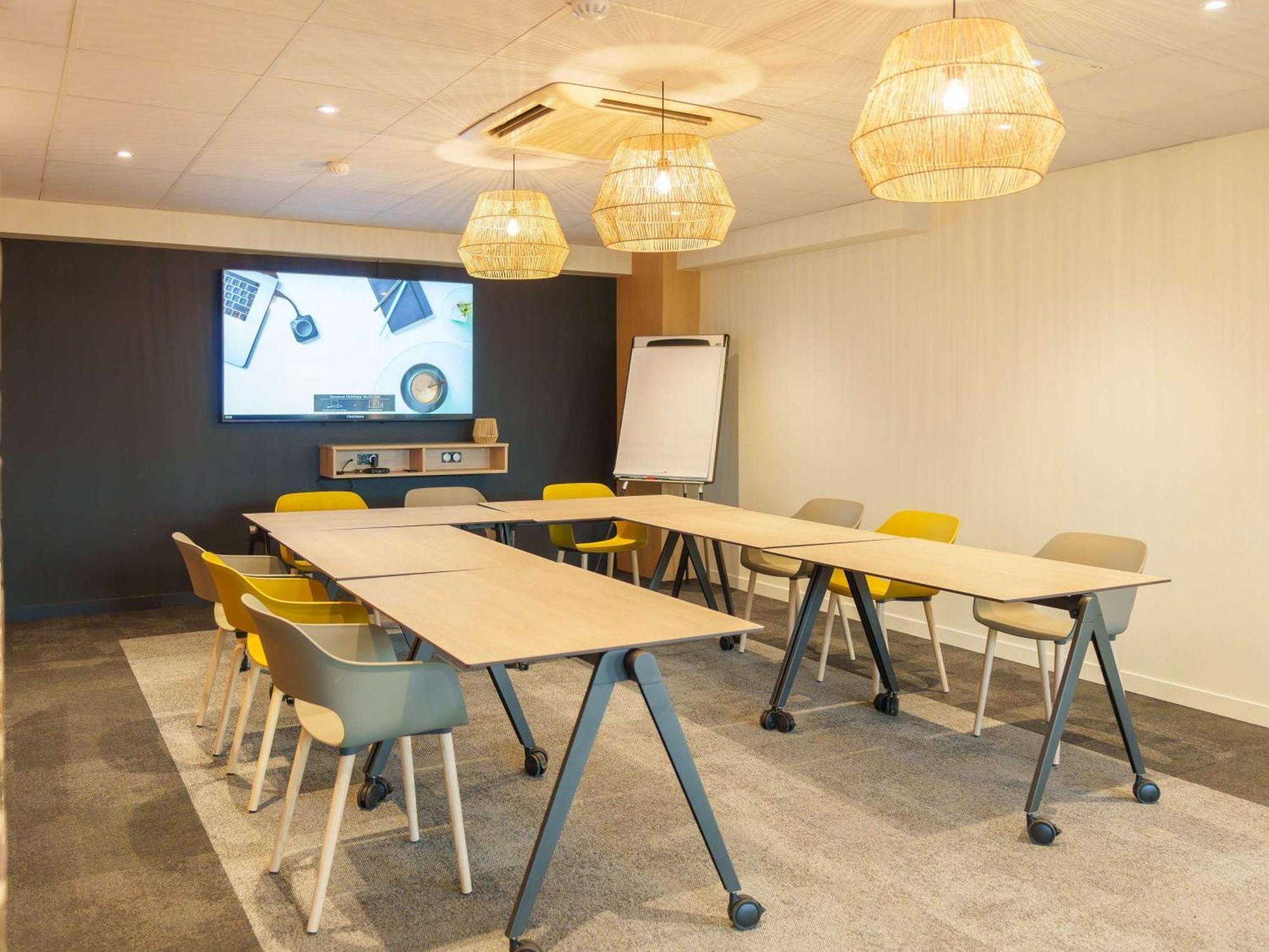 Hotel Ibis Laon Esterno foto