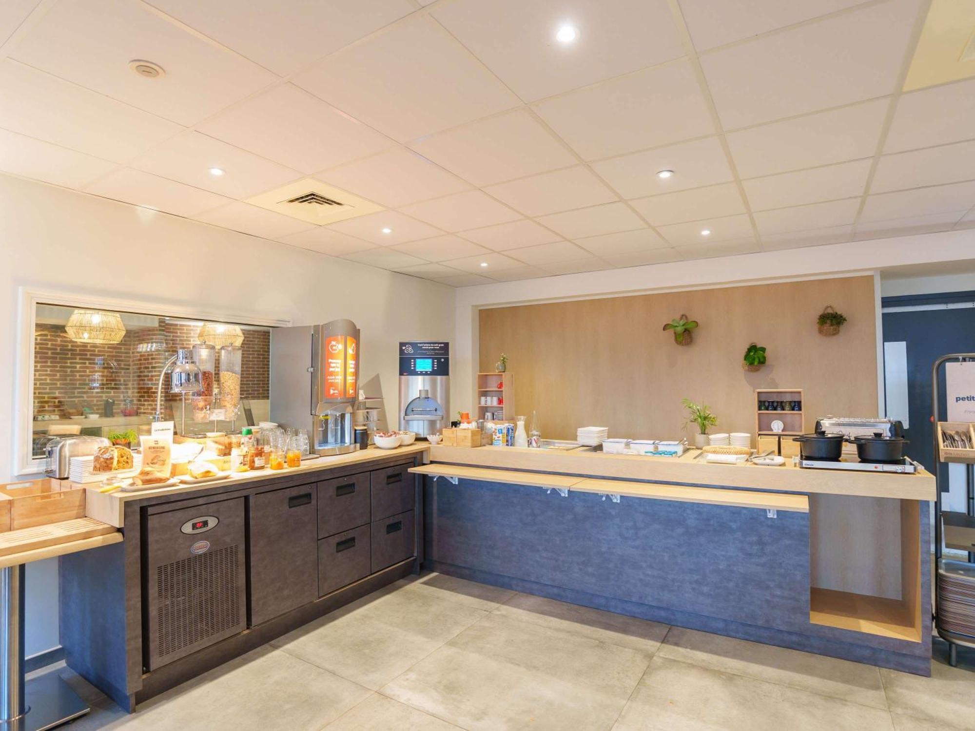 Hotel Ibis Laon Esterno foto