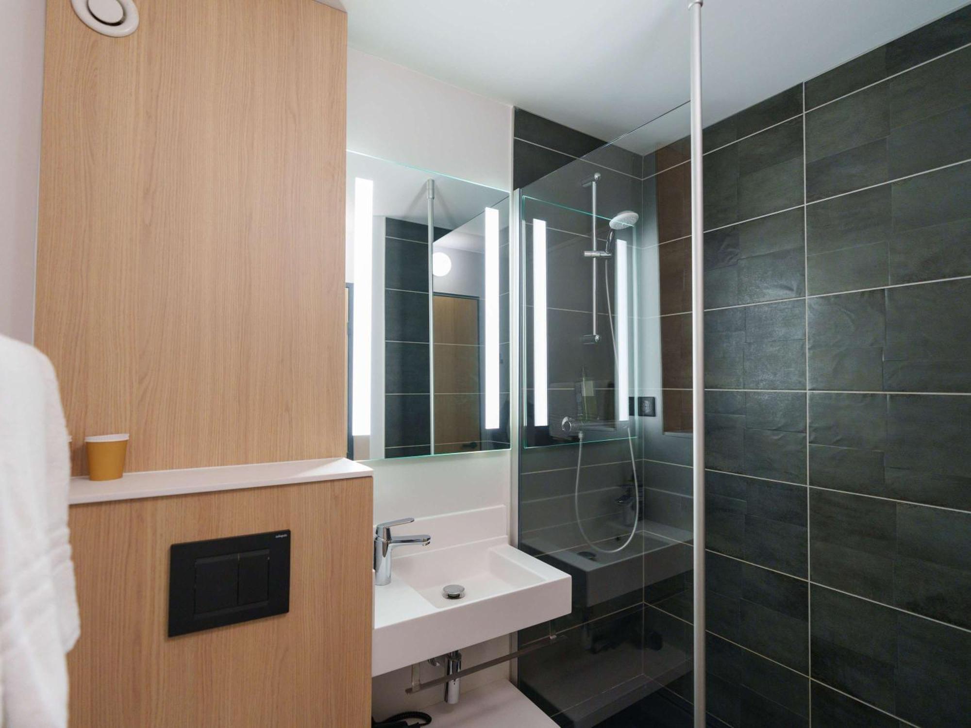 Hotel Ibis Laon Esterno foto