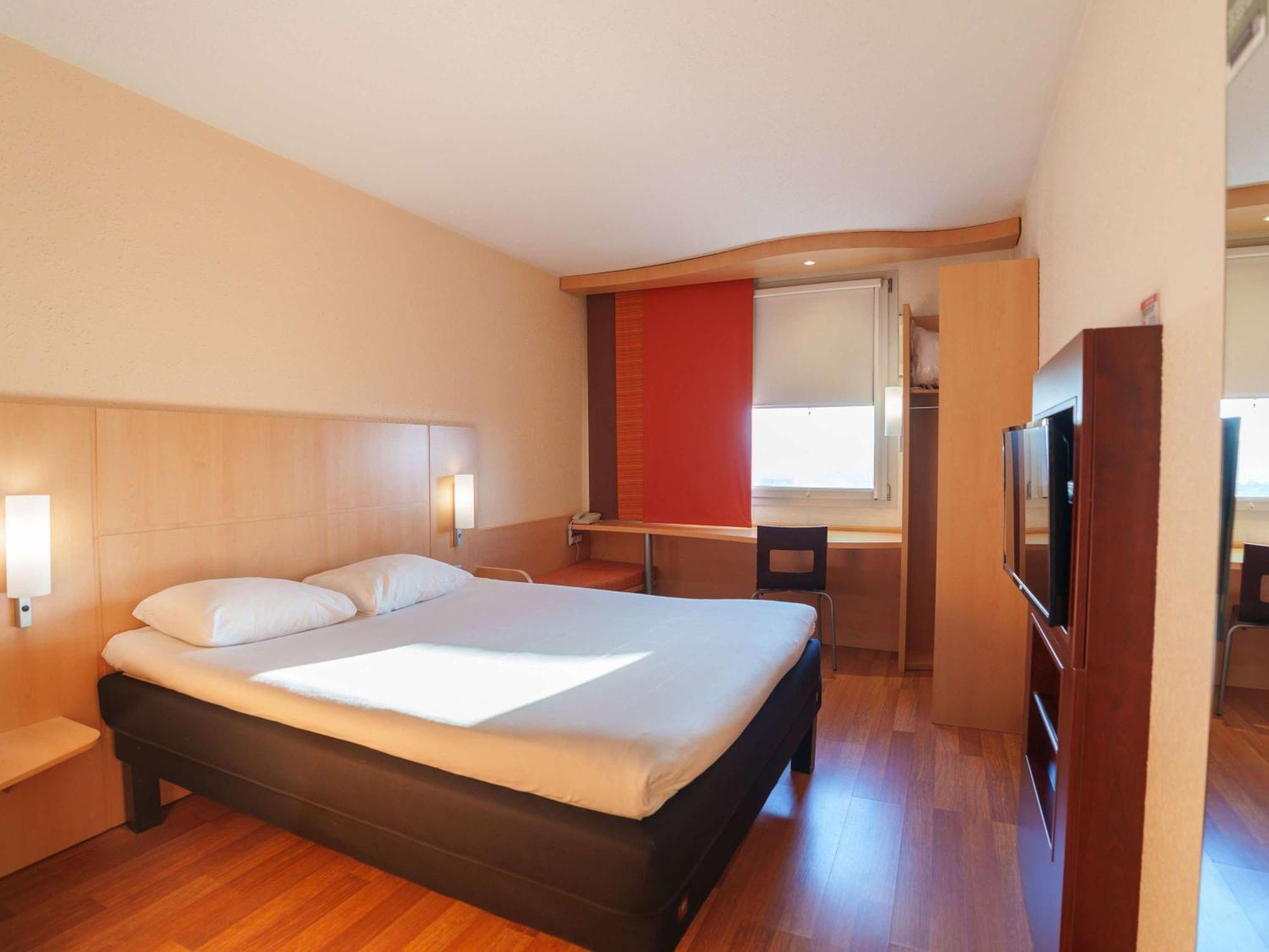 Hotel Ibis Laon Esterno foto